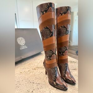 Vince Camuto Saraalan Snakeskin Print Leather Heeled Boots NEW